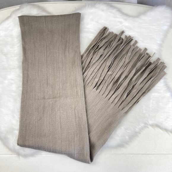 ❄️ NWT Cozy Light Brown Taupe Knit Fringe Scarf Just Fab - Picture 1 of 16